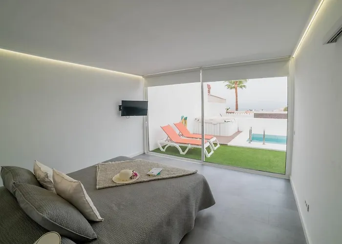 Carlota Villa Costa Adeje (Tenerife)